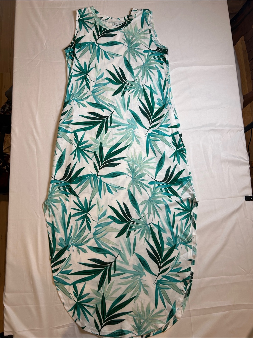 New. Women’s Green Palm Maxi Dress